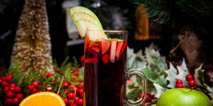 Classic mulled wine.  Non-alcoholic.  Mulled wine with cinnamon and honey.  Mulled white wine.  Recipes for mulled white wine Recipe for mulled white wine with ap